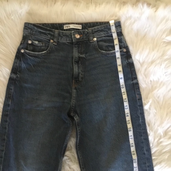 🌹HOST PICK🌹 ZARA HIGH WAIST JEANS / SIZE 6/ NEW CONDITION - Picture 9 of 10
